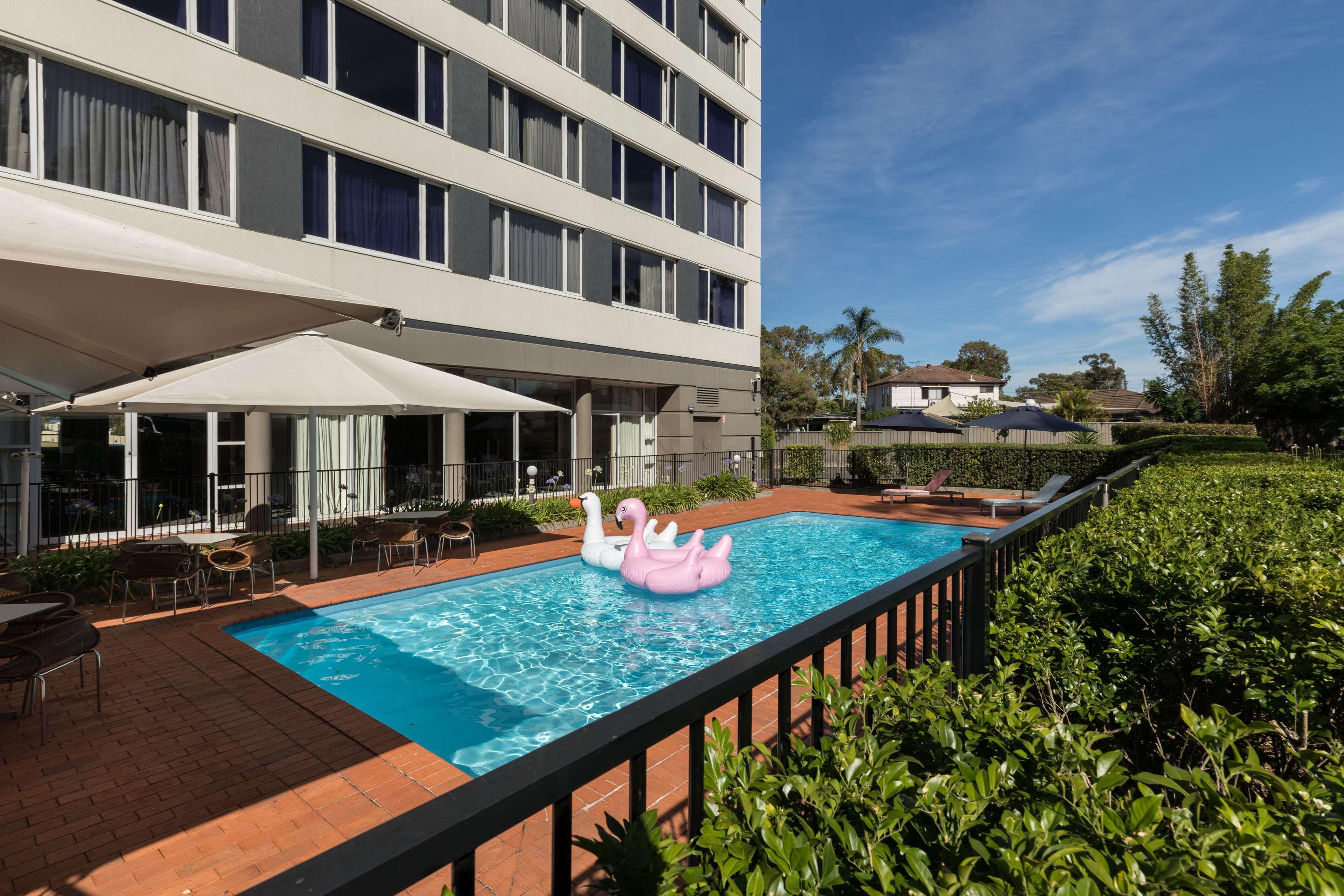 Rydges Bankstown Hotel Exterior photo