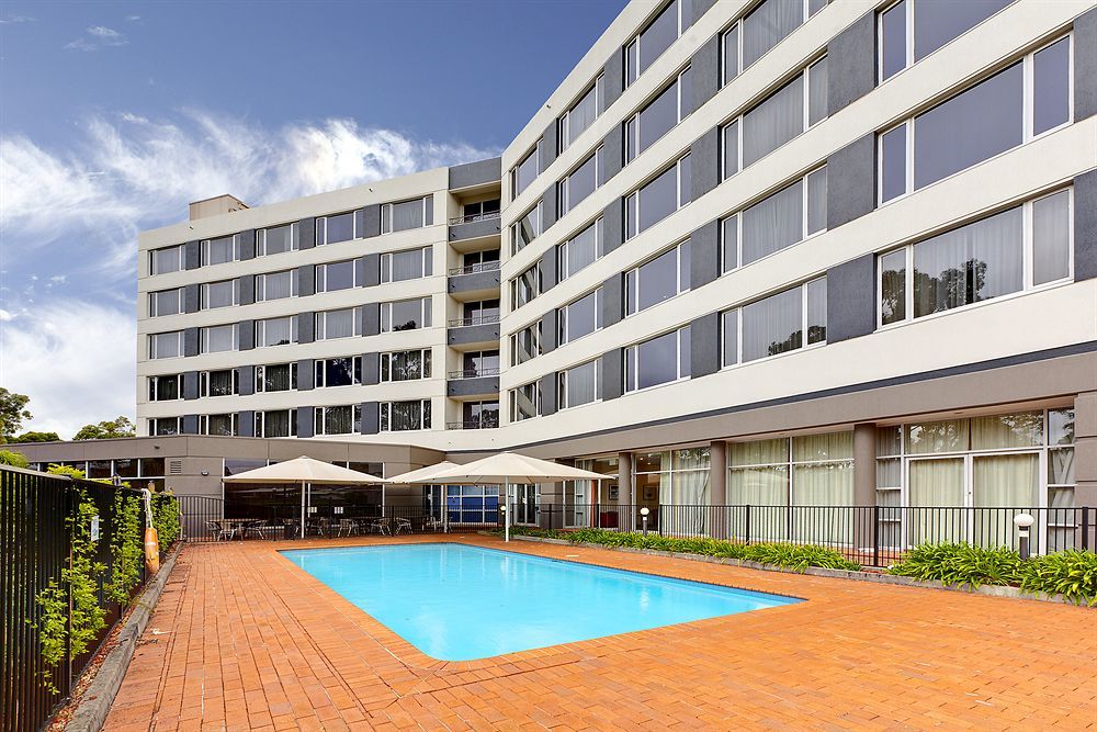 Rydges Bankstown Hotel Exterior photo